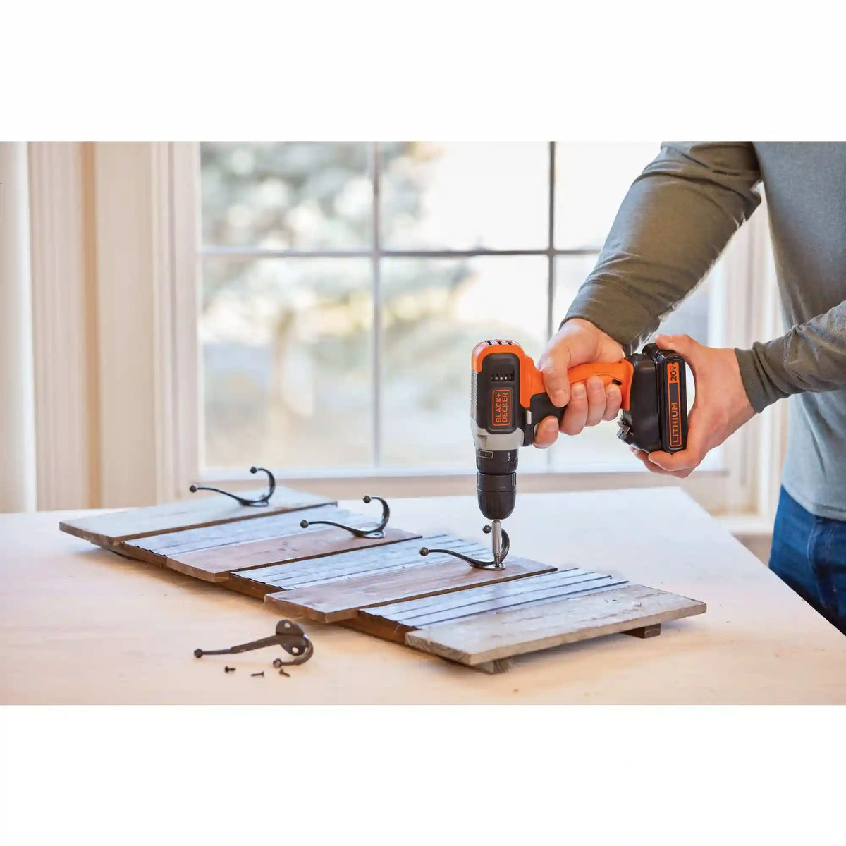 20V MAX* POWERCONNECT™ Cordless Drill with 28-Piece Home Project Kit and Tool Box, Battery and Charger Included