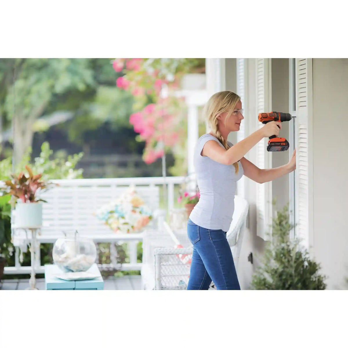 20V MAX* POWERCONNECT™ Cordless 4 Tool Combo Kit with Drill/Driver, Circular Saw, Reciprocating Saw and Work Light, Battery and Charger Included