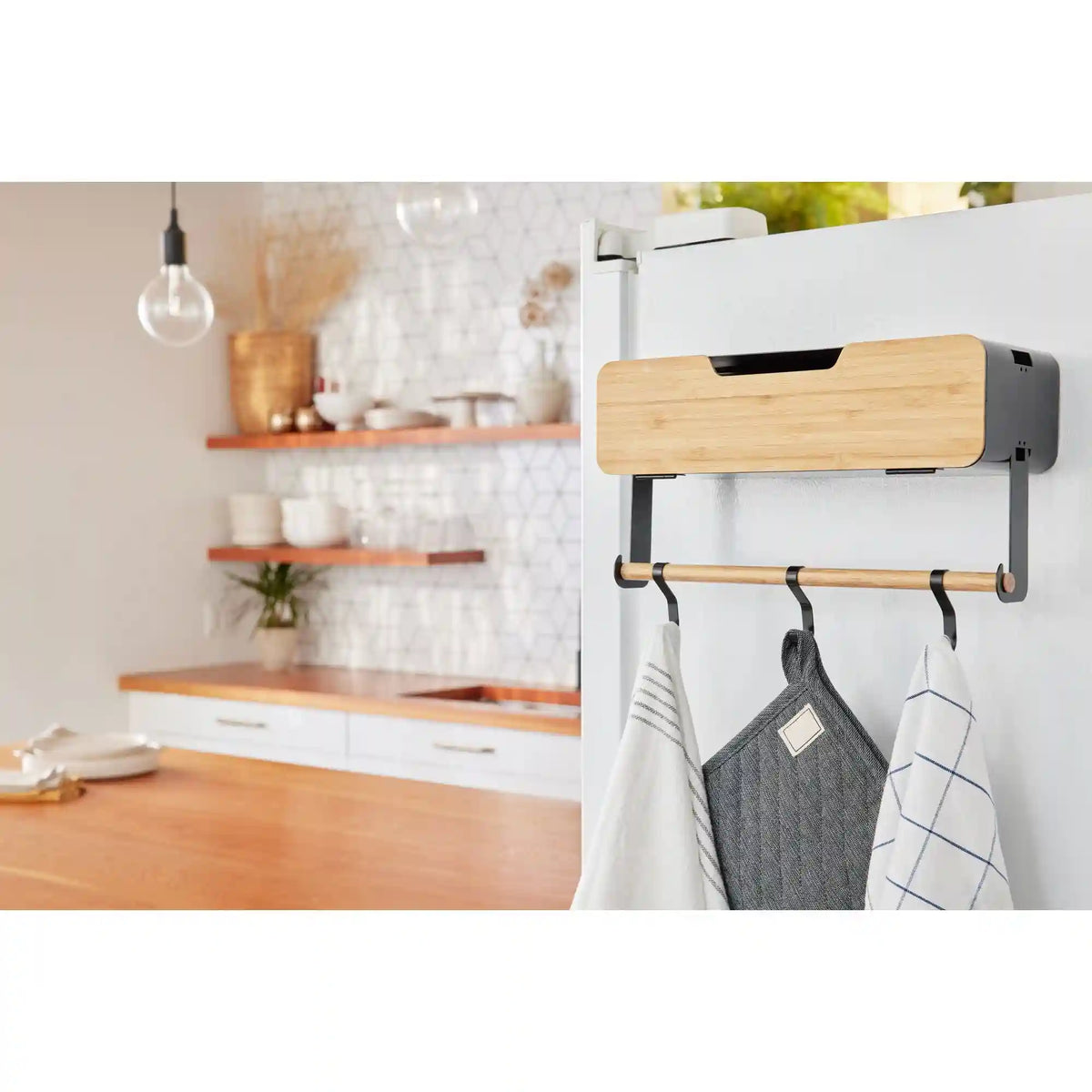 Hanging / Magnetic Rack System - Shelf With Door W/Brackets (T)