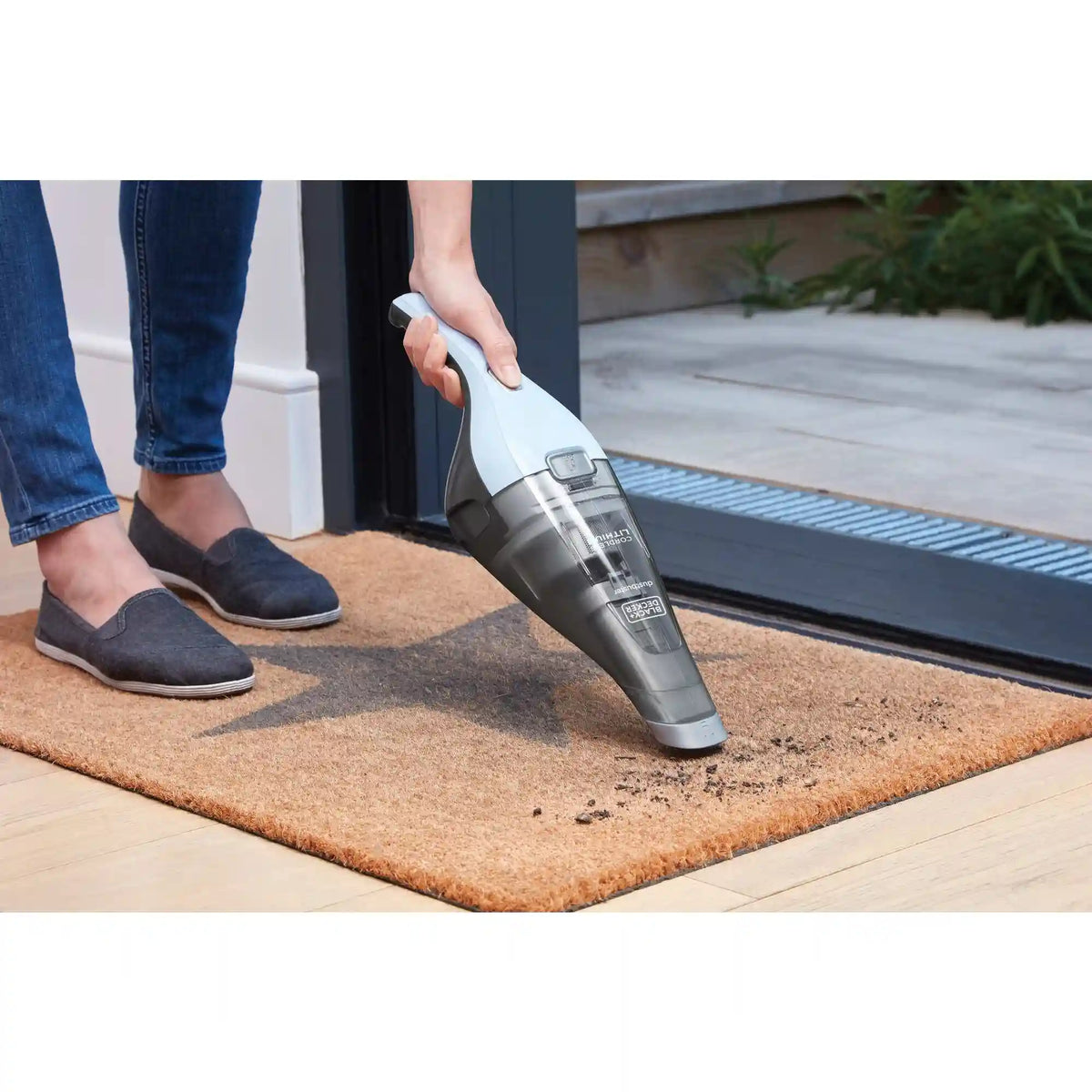 dustbuster® 7.2V 1.5Ah Cordless Hand Vacuum, Icy Blue